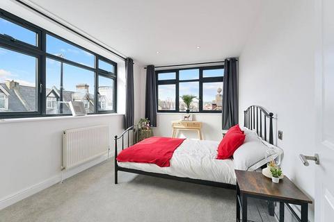 2 bedroom flat for sale, Eloise House, London SE25