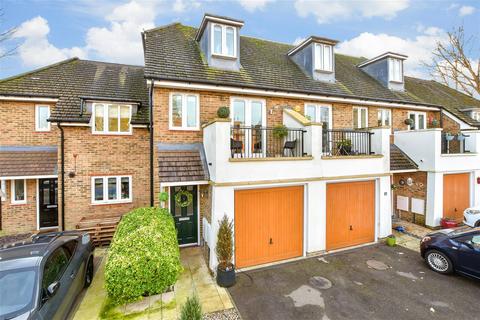 3 bedroom townhouse for sale, Argyll Court, Crawley, West Sussex