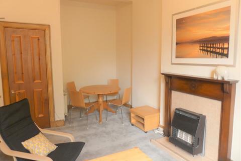 3 bedroom flat to rent, Bruntsfield Place EH10