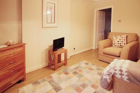 2 bedroom townhouse for sale, Pinders Green Fold, Leeds LS26