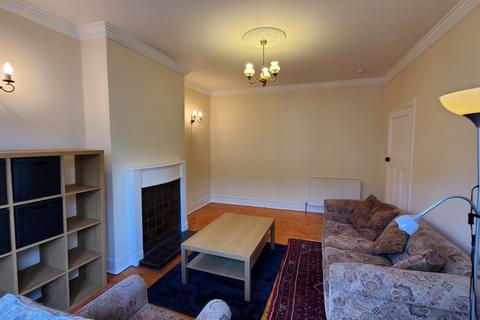 2 bedroom flat to rent, Learmonth Crescent, Edinburgh EH4