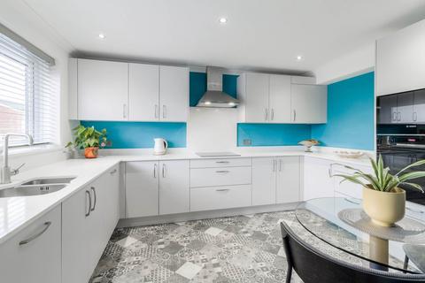 3 bedroom semi-detached house for sale, Vandyke Close, Milton Keynes MK17