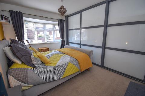 4 bedroom semi-detached house for sale, Nelson Avenue, South Shields