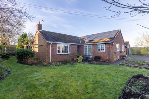 3 bedroom detached bungalow for sale, Thorpe Bassett, Malton YO17