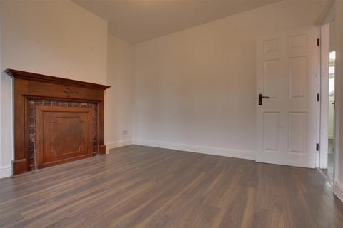 3 bedroom terraced house for sale, Lincoln Road, Enfield