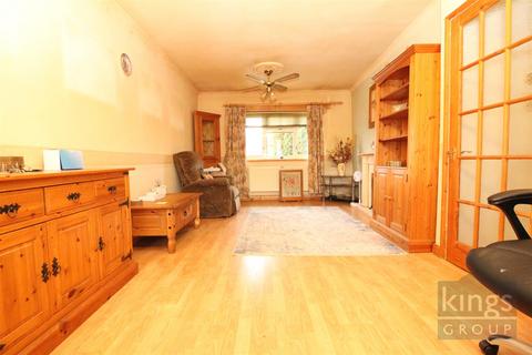 14 Arkwrights, Harlow, CM20 3LT