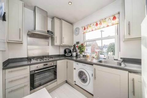 2 bedroom flat for sale, Worple Road, Old Isleworth TW7