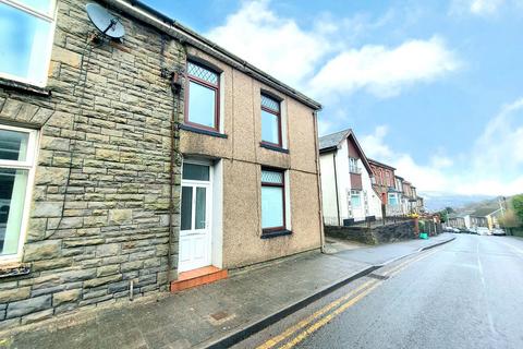 3 bedroom end of terrace house to rent, High Street, Porth, CF39