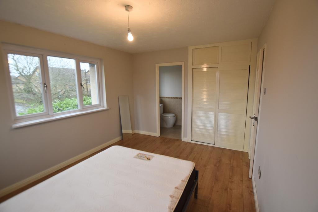 72 Pimpernel main bedroom