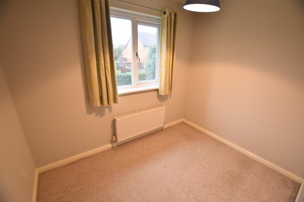 72 Pimpernel single bedroom