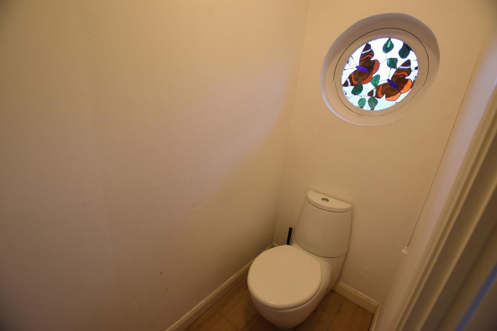 72 Pimpernel Grove cloakroom new