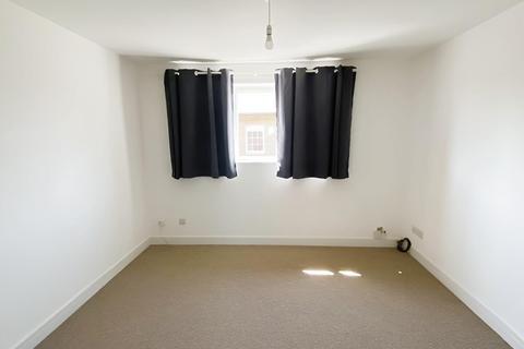 2 bedroom apartment to rent, Lovell Court, Irthlingborough NN9