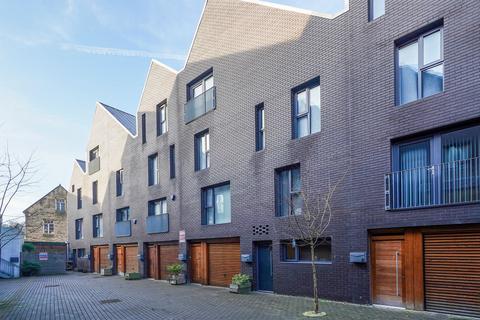 12 Eagle Lane, Sheffield, S3 8BF