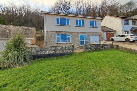 4 bedroom terraced house to rent, Awel Y Mor, Carmarthen