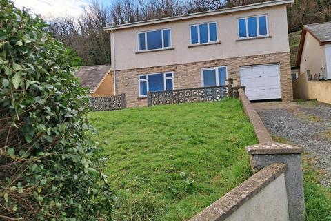 4 bedroom terraced house to rent, Awel Y Mor, Carmarthen