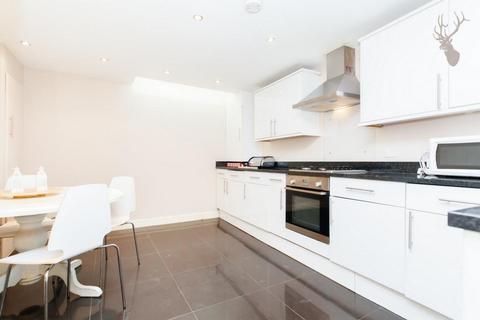 3 bedroom townhouse for sale, Voss Street, Bethnal Green