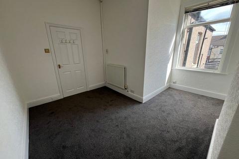 3 bedroom flat to rent, Warbreck Drive, Blackpool, Lancashire