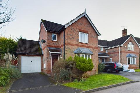 3 bedroom detached house for sale, Clere Gardens, Basingstoke RG24