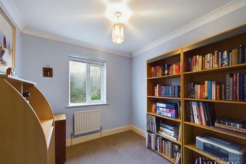 25 Clere Gardens, Chineham, Basingstoke, RG24 8LZ