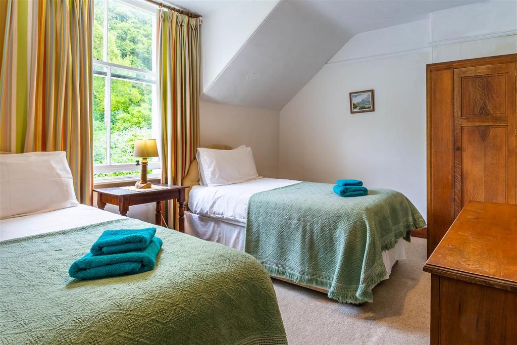 Rear Bedroom