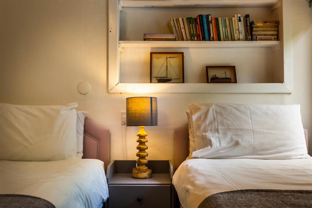 Ground Floor Rear Bedroom