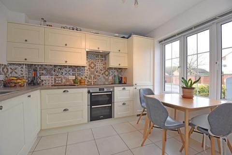 3 bedroom end of terrace house for sale, Greenhouse Gardens, Cullompton