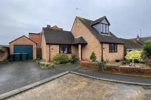 2 bedroom detached bungalow for sale, Harmer Close, Coventry CV2