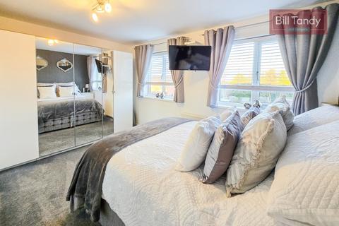 32 Harebell, Tamworth, B77 4NA