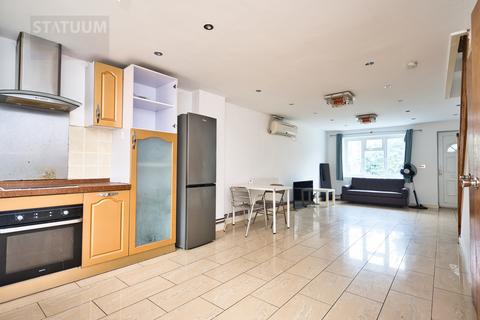 3 bedroom townhouse to rent, Nile Close, Rectory Rail, Stoke Newington, London, Hackney, N16