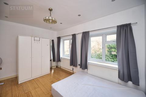 3 bedroom townhouse to rent, Nile Close, Rectory Rail, Stoke Newington, London, Hackney, N16