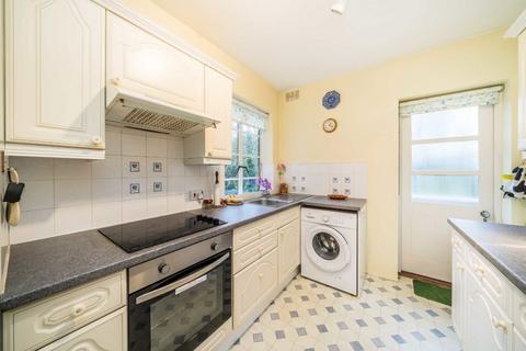 2 bedroom flat for sale, Cambridge Park, East Twickenham TW1