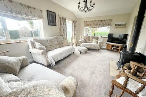 5 bedroom bungalow for sale, Sutton St James PE12