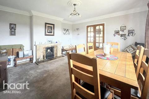 5 bedroom bungalow for sale, Sutton St James PE12