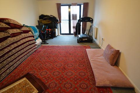 2 bedroom apartment to rent, Meadfield Road, Meadfield Road, Slough, Berkshire, SL3