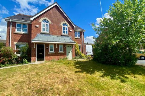 39 Bakehurst Close, New Mills, High Peak, SK22 4PT