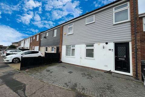 4 bedroom end of terrace house to rent, Town End Field, CM8