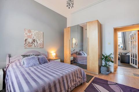 28 Moss Road, Tillicoultry, FK13 6NS