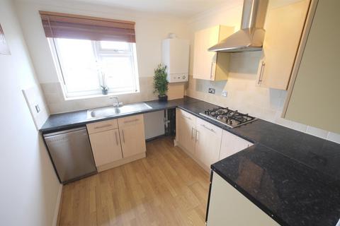 2 bedroom flat to rent, Ruskin Close, West Cheshunt