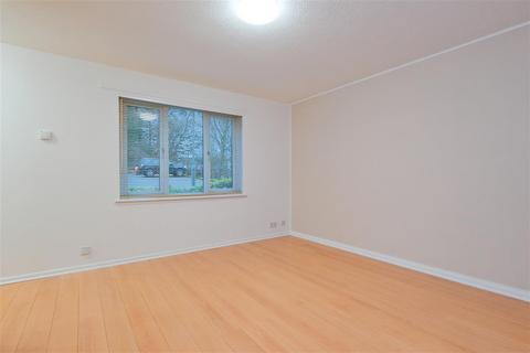 2 bedroom semi-detached house to rent, Caithness Rd, East Kilbride