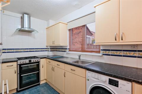 2 bedroom semi-detached house to rent, Caithness Rd, East Kilbride