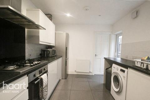 3 bedroom terraced house to rent, Dundee Road, LONDON