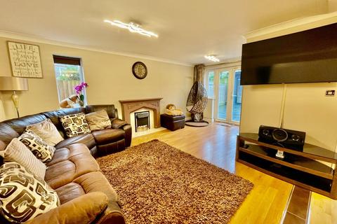 6 bedroom detached house for sale, Sparrow Drive, Stevenage