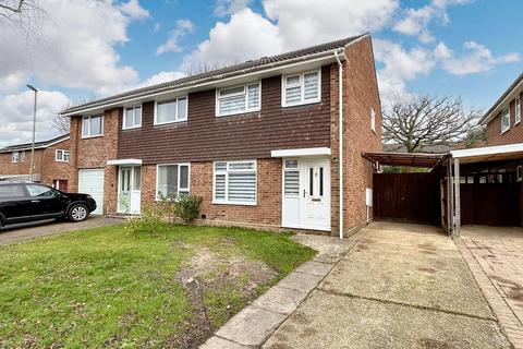 3 bedroom semi-detached house for sale, Caledonia Drive, Dibden, SO45