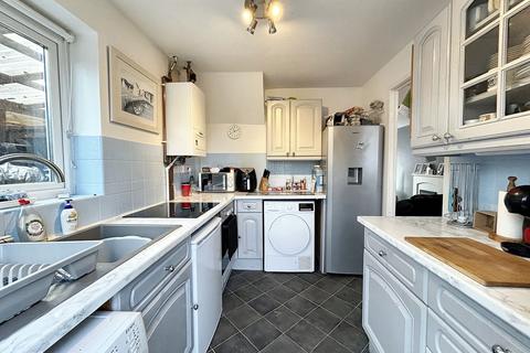 3 bedroom semi-detached house for sale, Caledonia Drive, Dibden, SO45