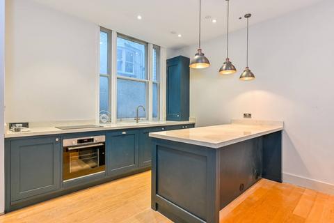 1 bedroom flat to rent, Fleet Street, City, London, EC4Y