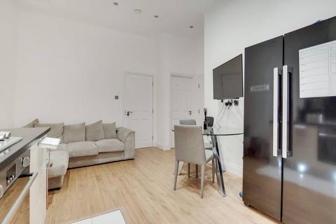 2 bedroom flat for sale, Warwick Road, Earls Court, London, SW5