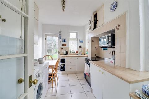 3 bedroom semi-detached house for sale, Westbourne Grove, Westcliff-On-Sea SS0