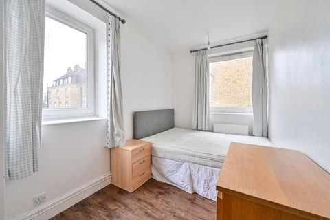 3 bedroom flat to rent, Madron Street, Elephant and Castle, London, SE17