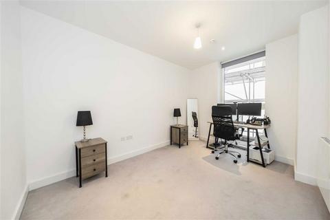 2 bedroom flat for sale, River Gardens Walk, London SE10