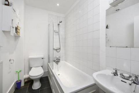 1 bedroom apartment to rent, Connaught Street, London W2